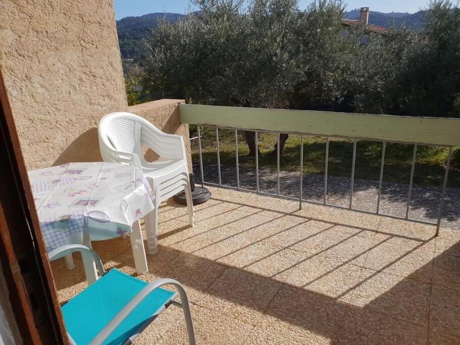 Residence Lou Cigaloun - Ana Location Gréoux-les-Bains Exteriör bild