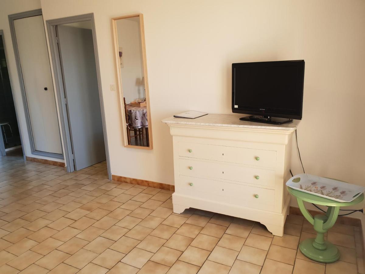 Residence Lou Cigaloun - Ana Location Gréoux-les-Bains Exteriör bild