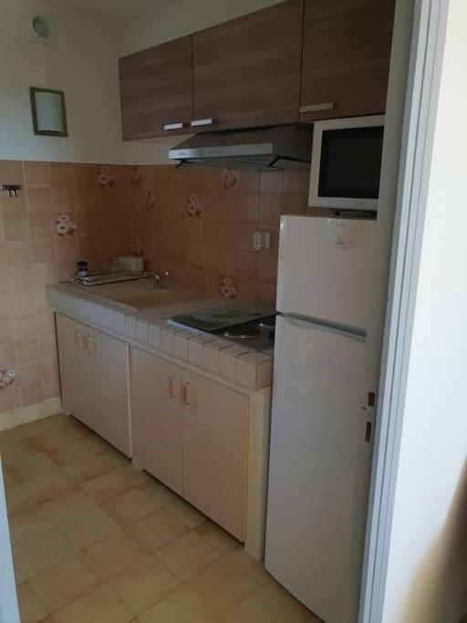 Residence Lou Cigaloun - Ana Location Gréoux-les-Bains Exteriör bild