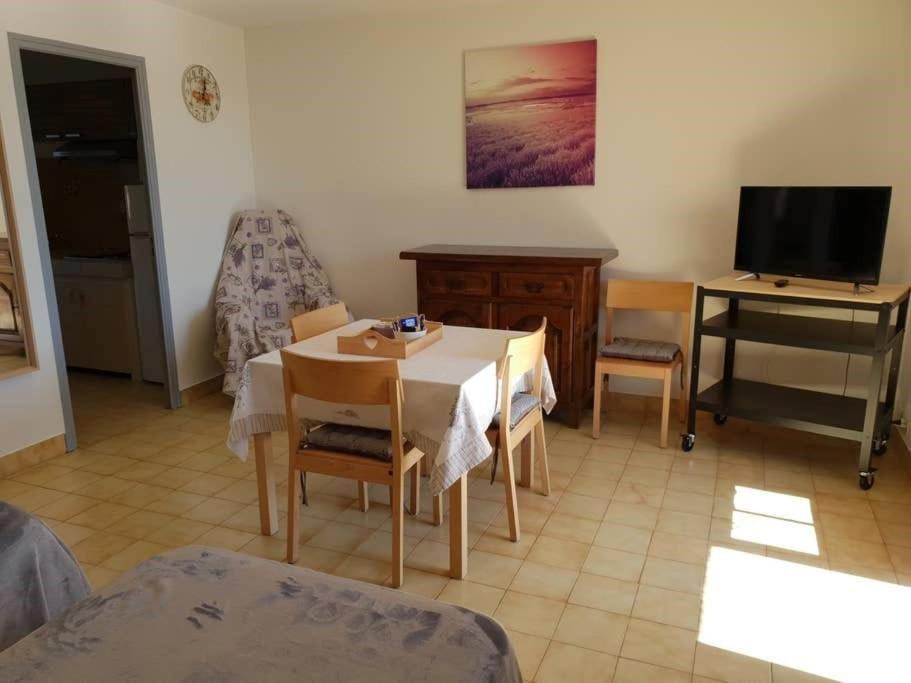 Residence Lou Cigaloun - Ana Location Gréoux-les-Bains Exteriör bild