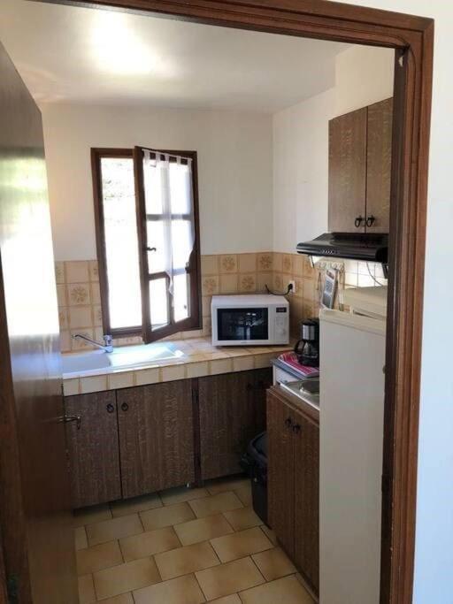 Residence Lou Cigaloun - Ana Location Gréoux-les-Bains Exteriör bild
